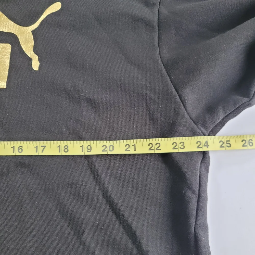 PUMA Cropped Hoodie – Size L
Condition: Gently used / Like new - Picture 5 of 7